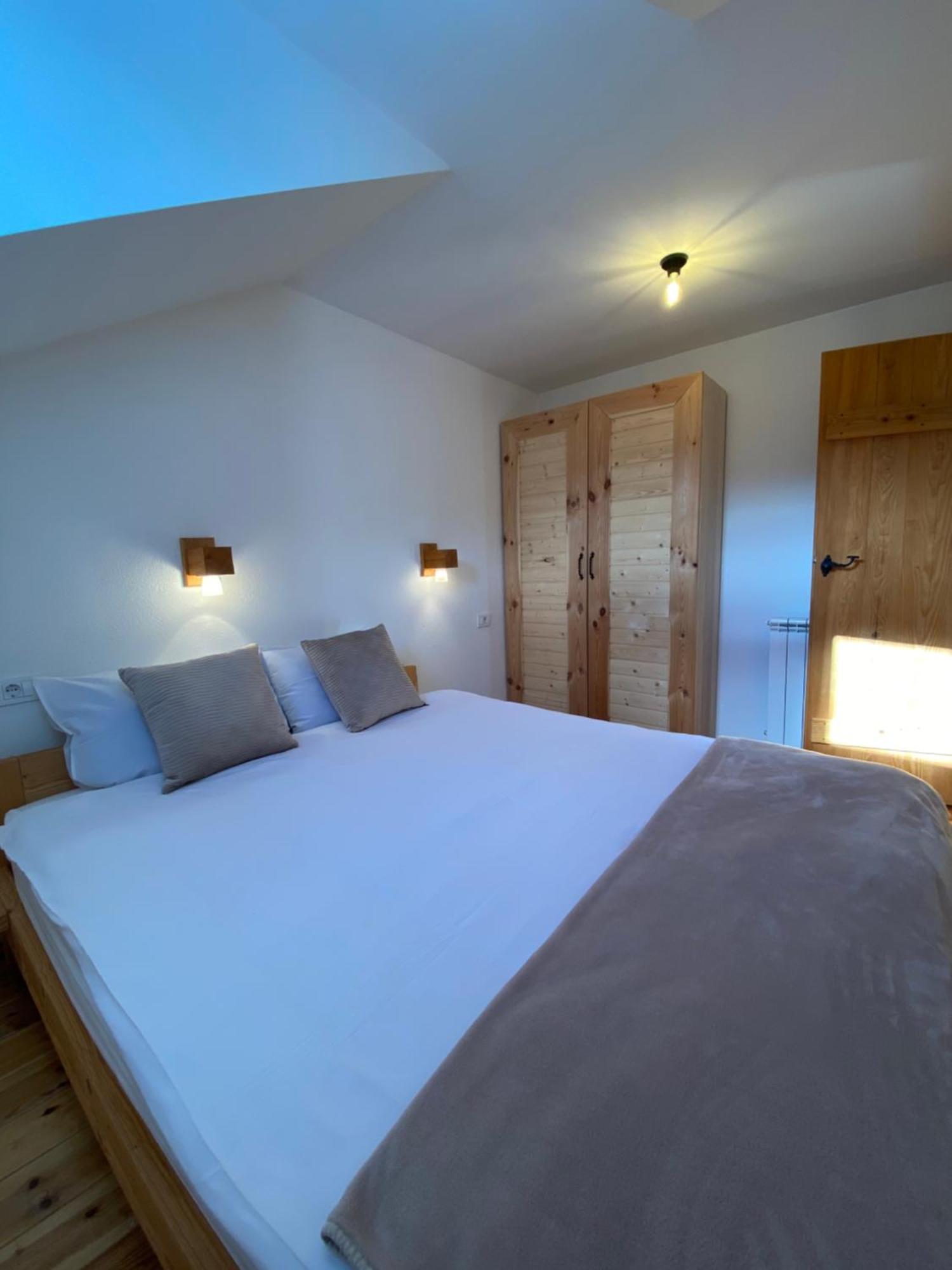 Pubhouse & Rooms Pahulja Kolasin Exterior photo