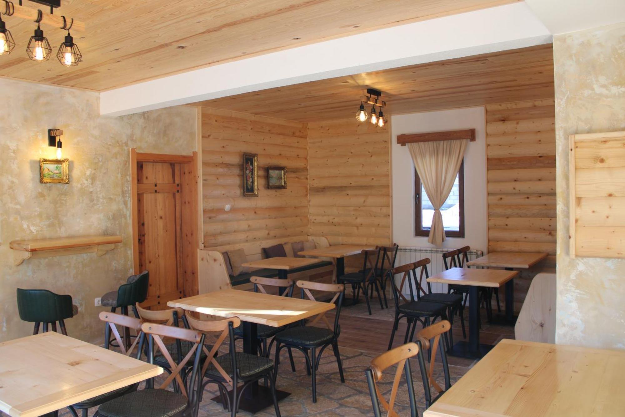 Pubhouse & Rooms Pahulja Kolasin Exterior photo
