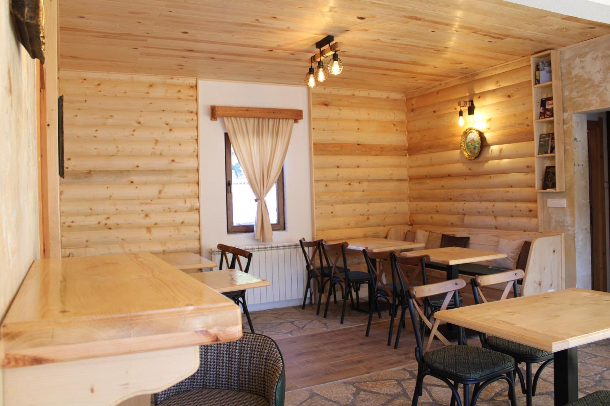 Pubhouse & Rooms Pahulja Kolasin Exterior photo