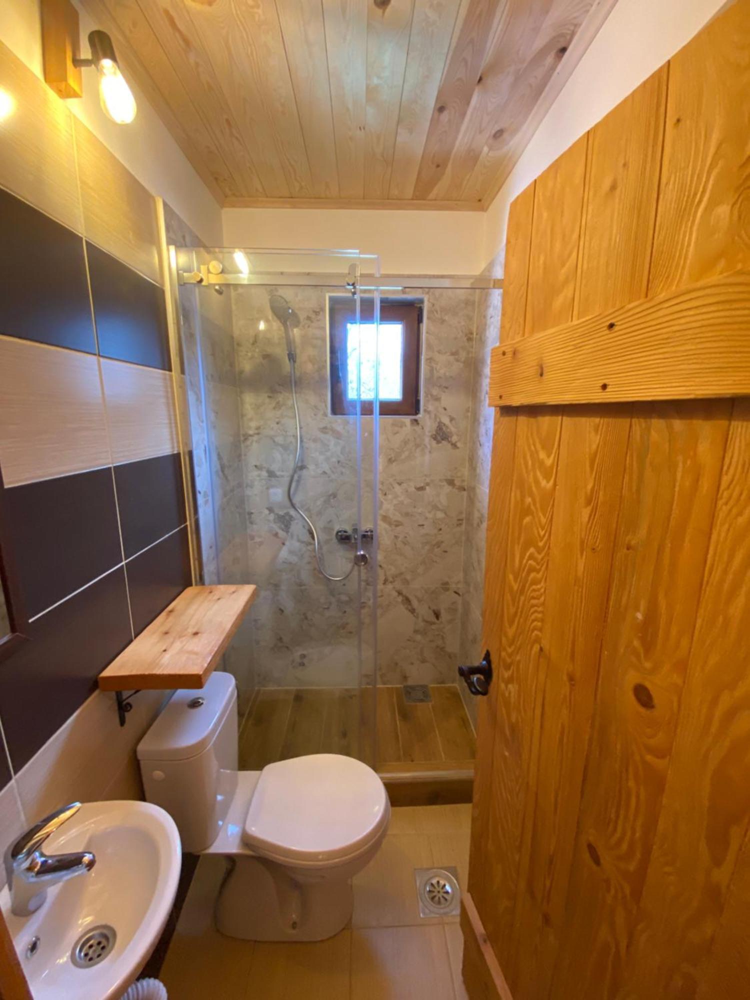 Pubhouse & Rooms Pahulja Kolasin Exterior photo